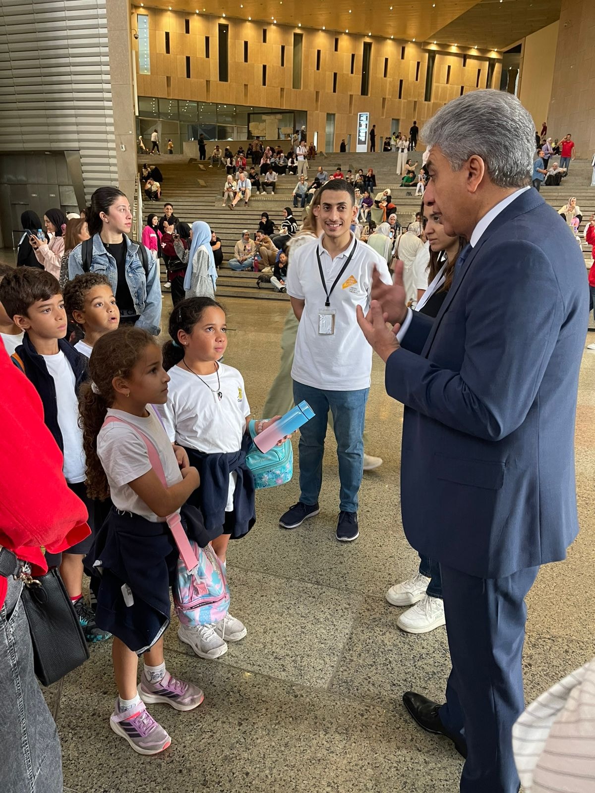 وزير السياحة والآثار