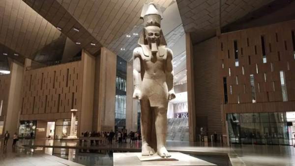 المتحف المصري الكبير