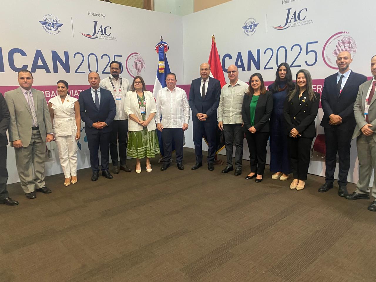 وزير الطيران المدني