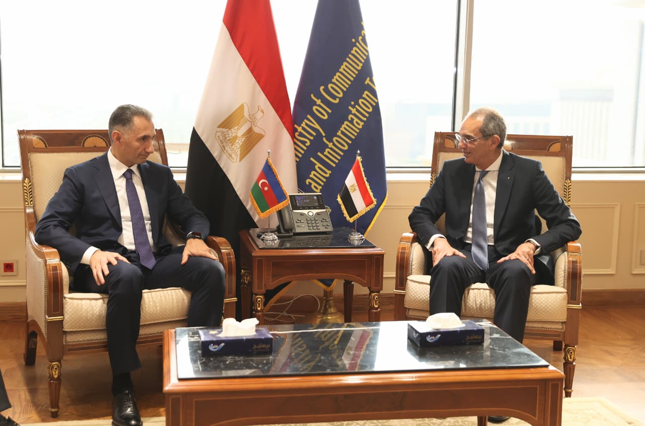 وزير الاتصالات