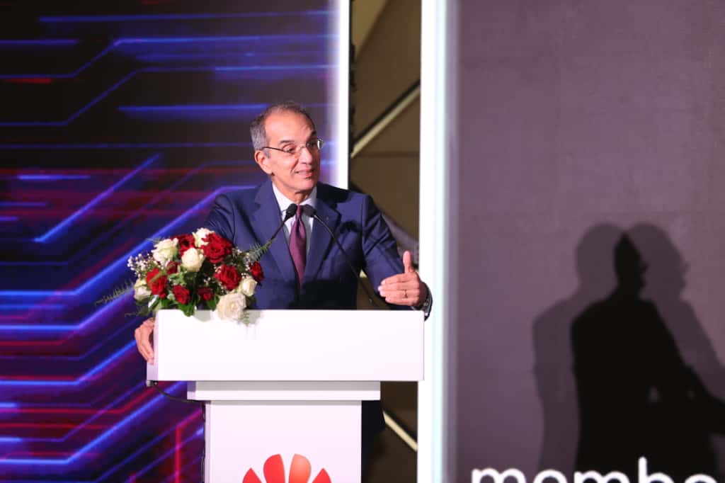 وزير الاتصالات