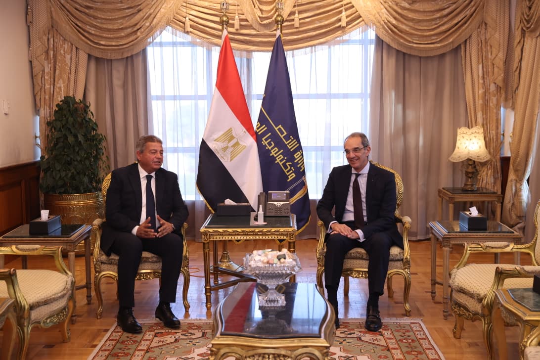 وزير الاتصالات