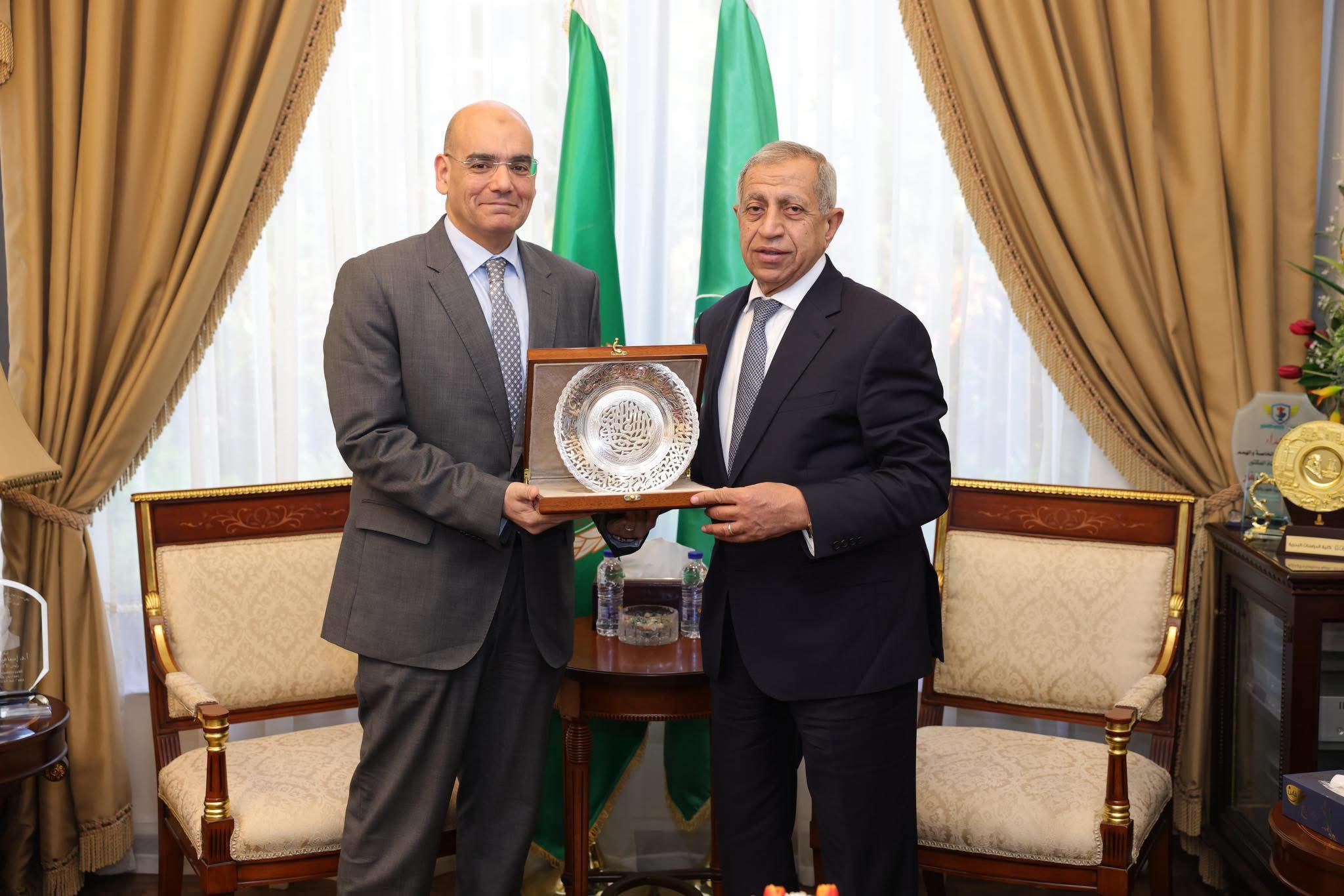 الأكاديمية العربية