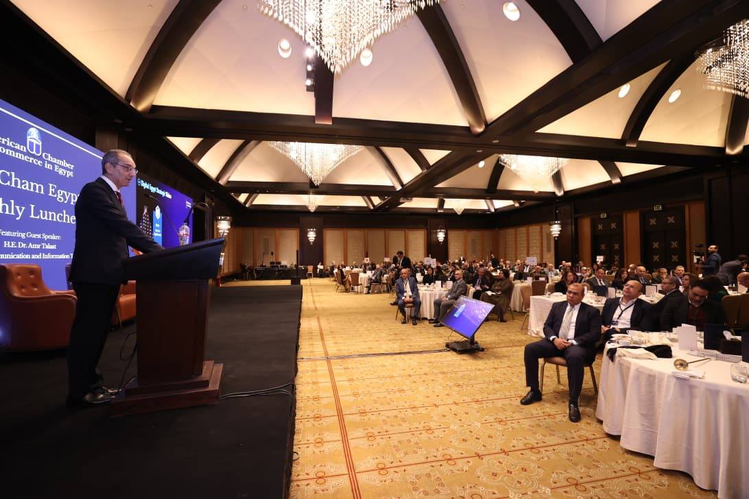 وزير الاتصالات