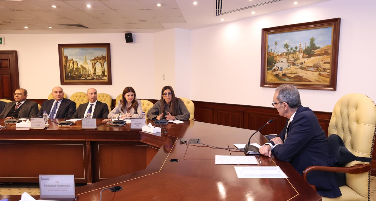 وزير الاتصالات