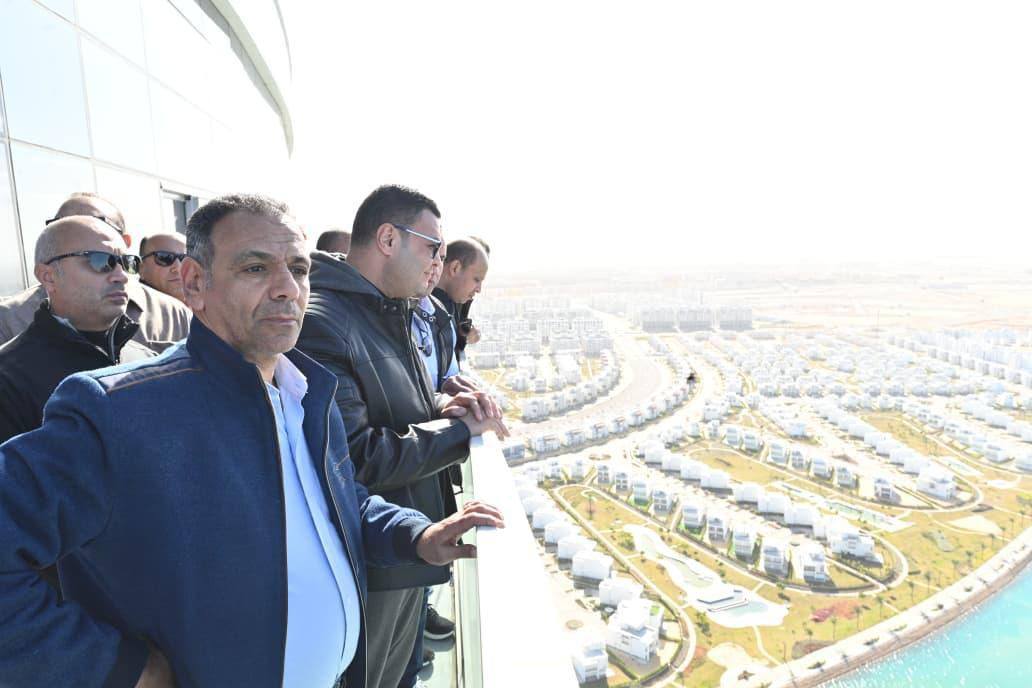 وزير الإسكان