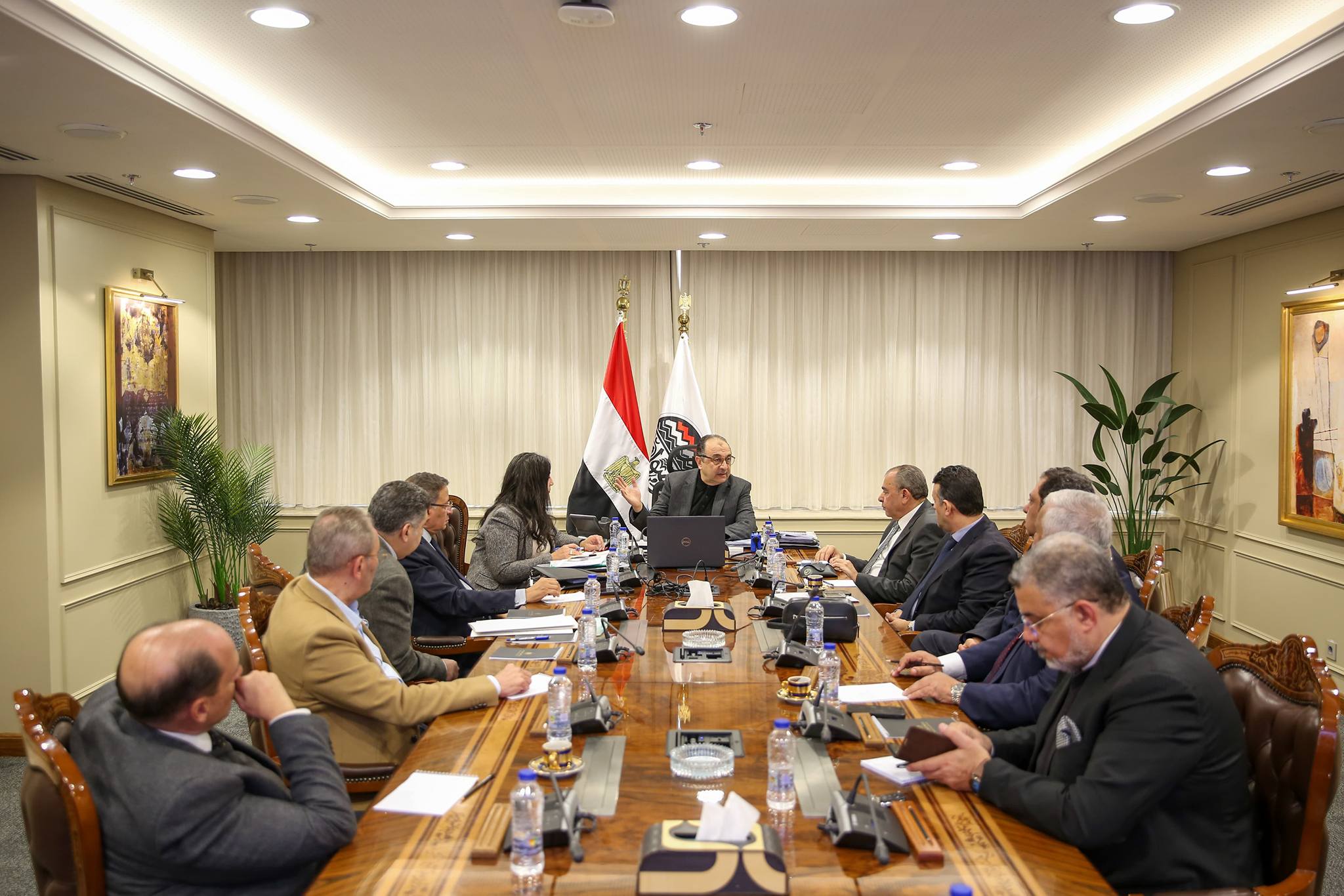 وزير قطاع الأعمال العام