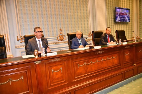  وزير التموين