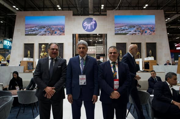 وزير السياحة