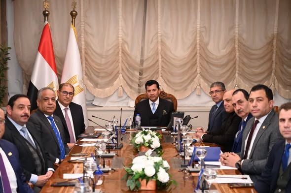  وزير الشباب