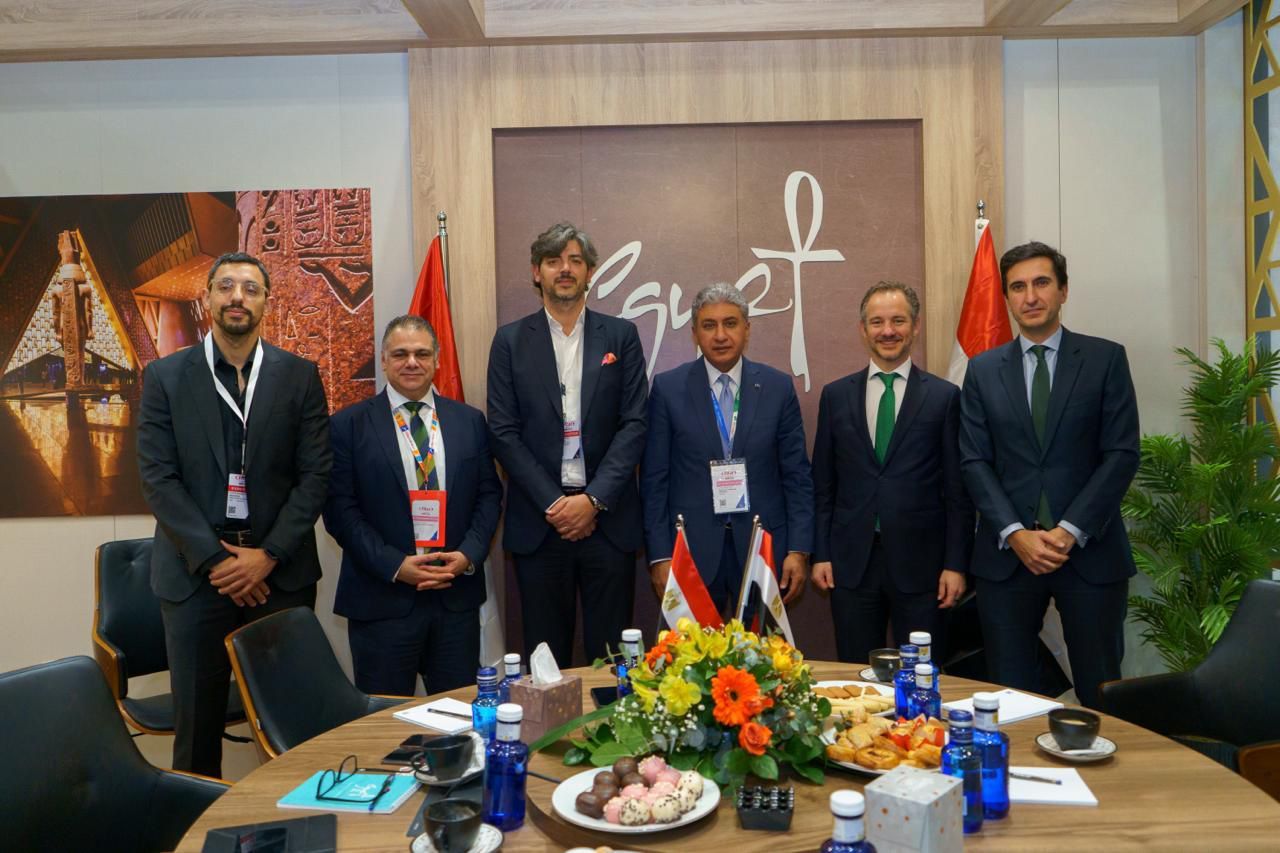 وزير السياحة