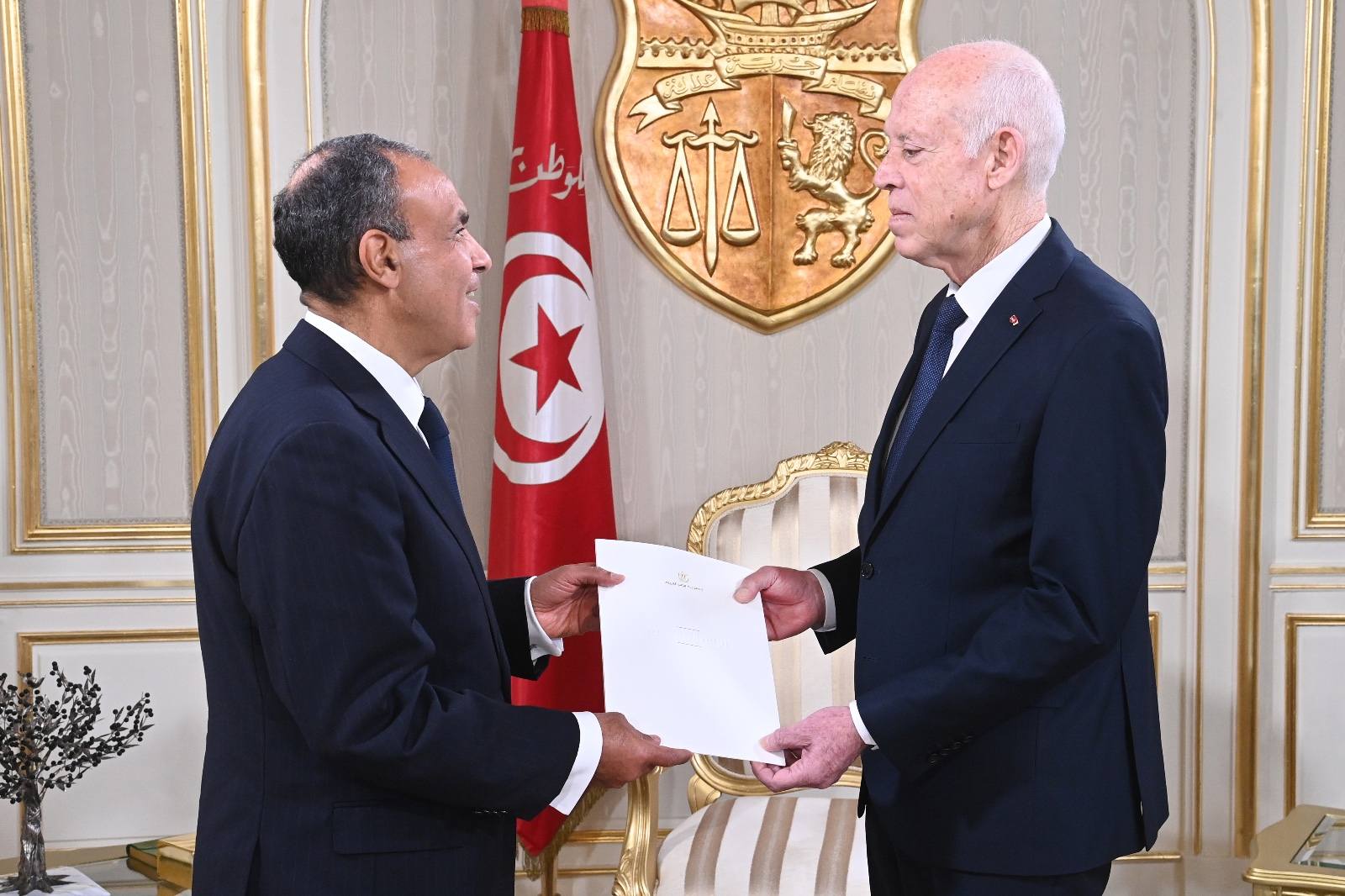 وزير الخارجية