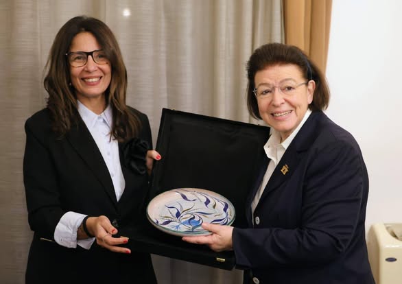 وزيرة الثقافة