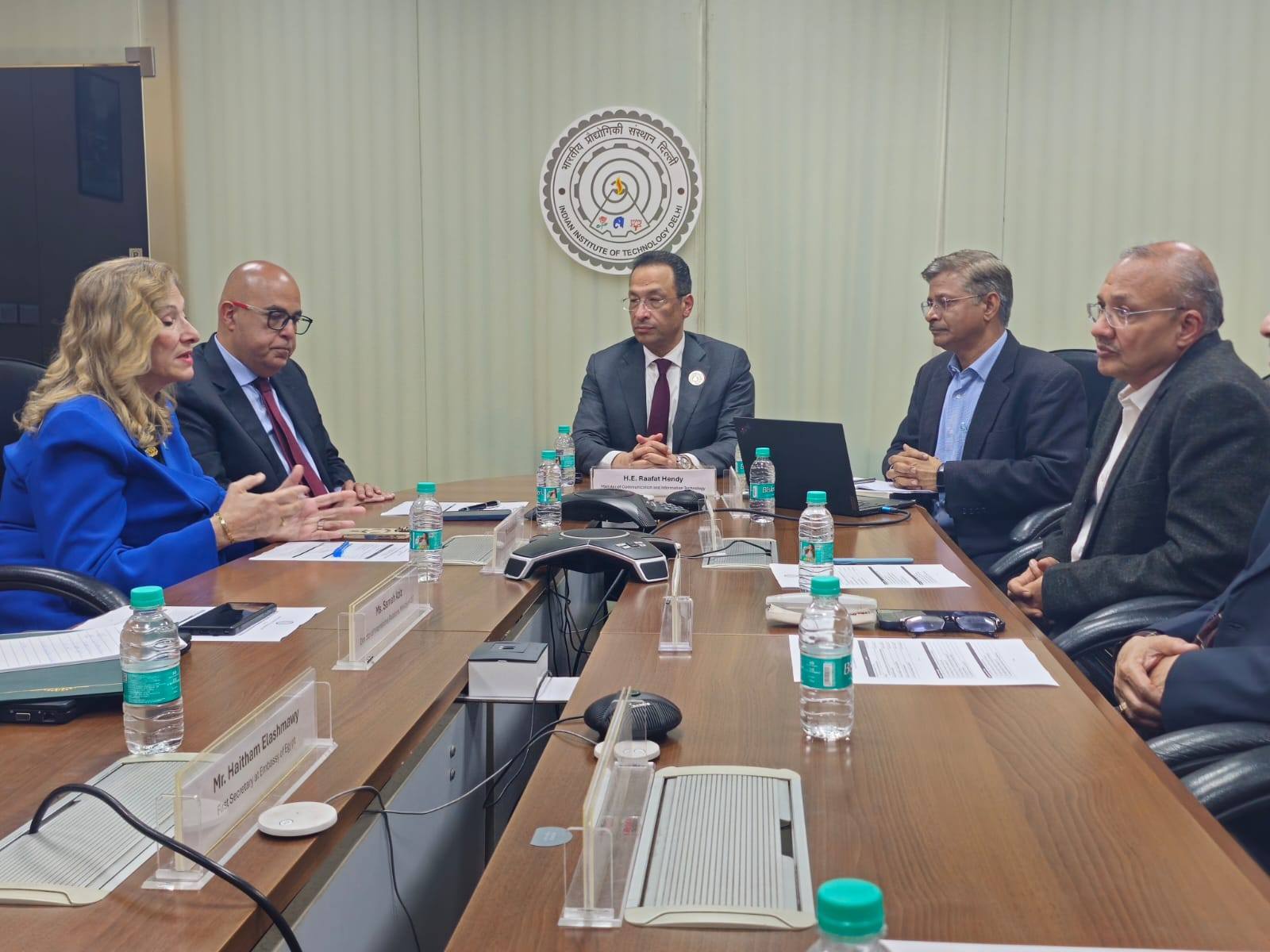 وزير الاتصالات