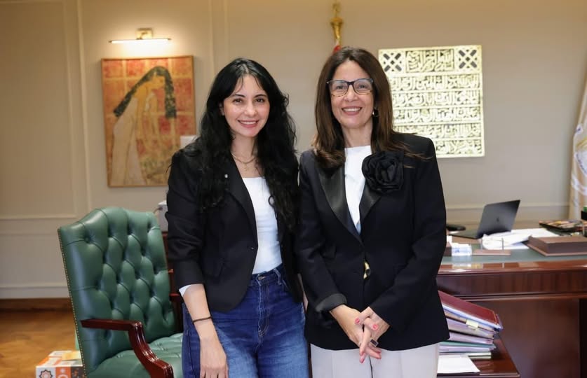 وزيرة الثقافة