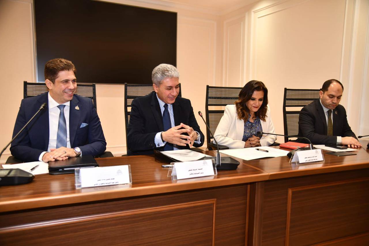 وزير السياحة