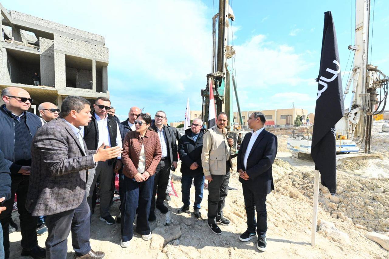 وزيرة الاسكان