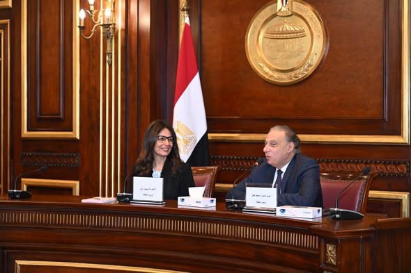 وزيرة الثقافة