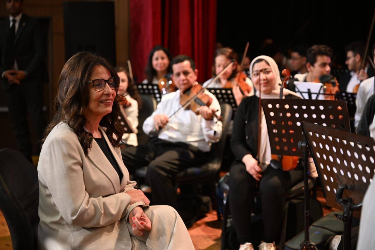 وزيرة الثقافة