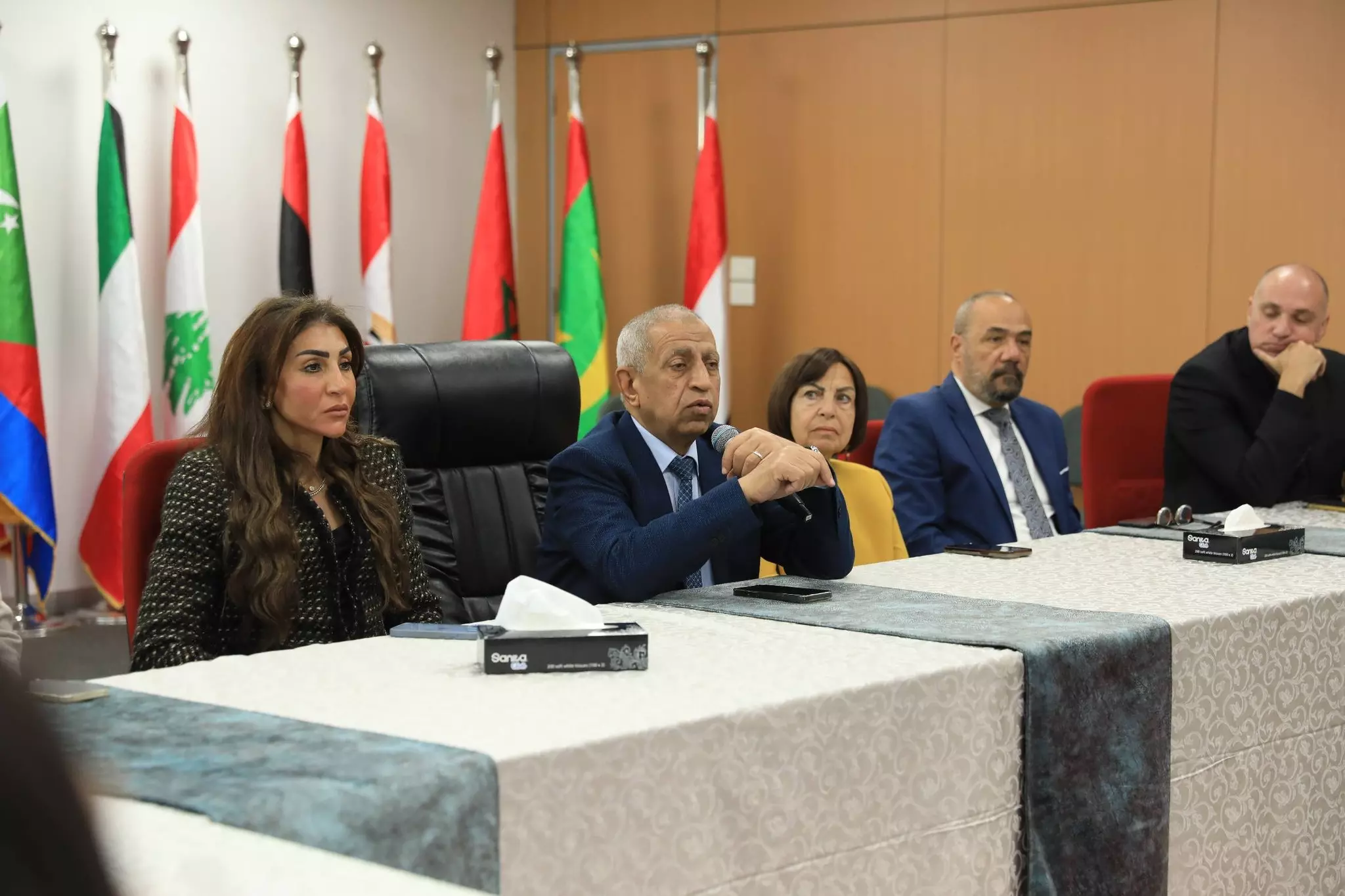 الاكاديمية العربية