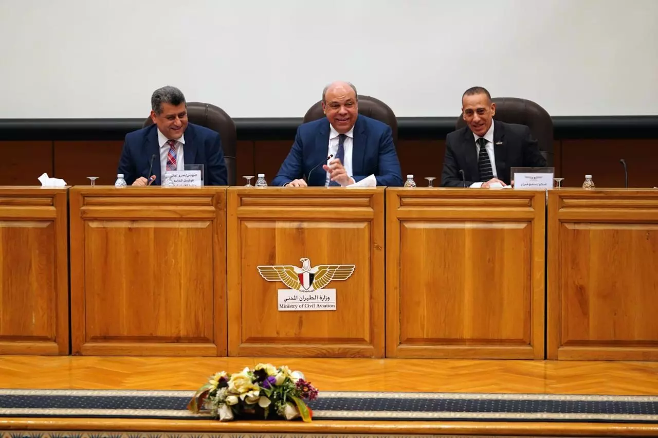 وزير الطيران المدني