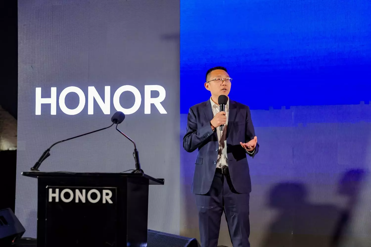 HONOR 