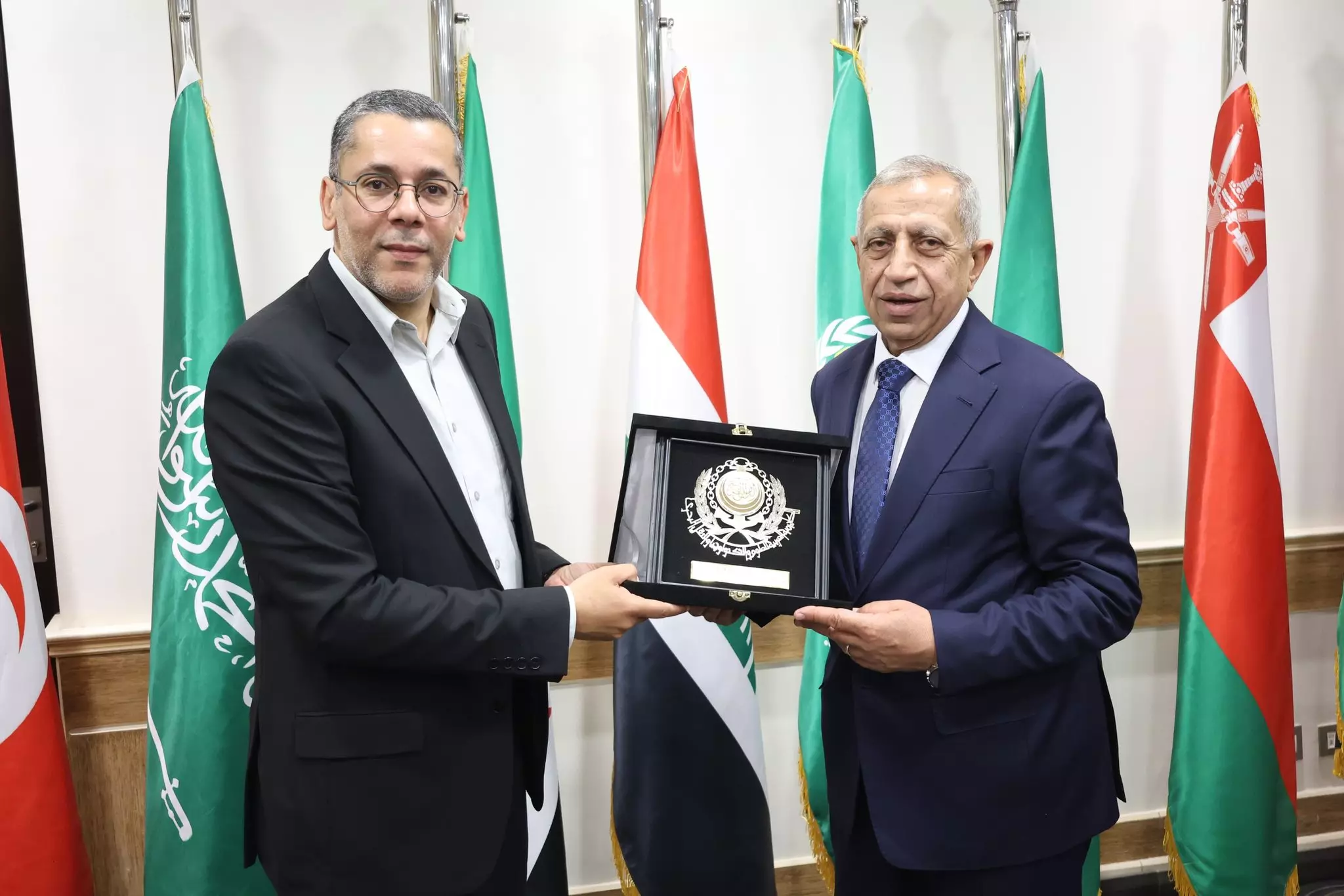 الاكاديمية العربية