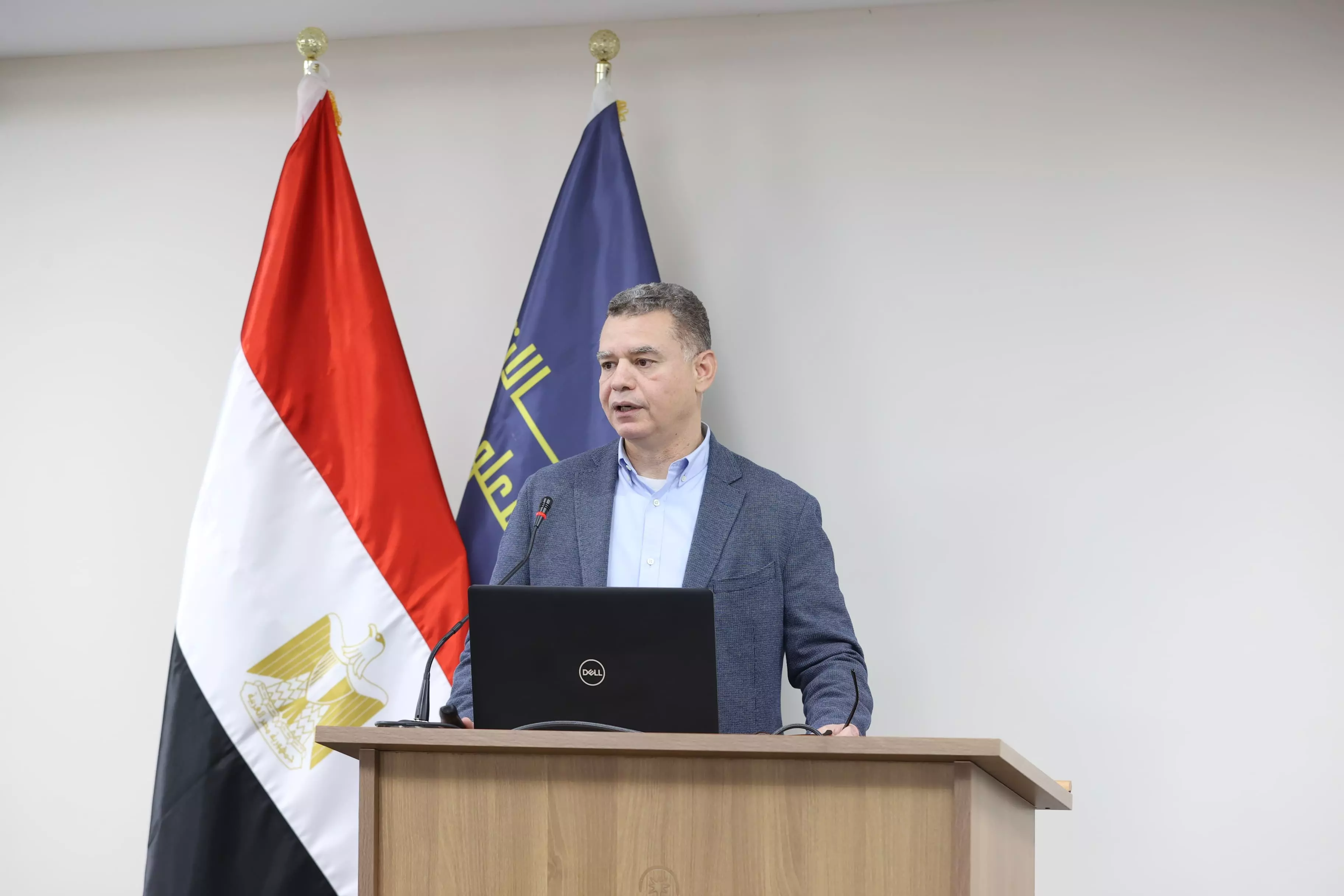 وزير الاتصالات