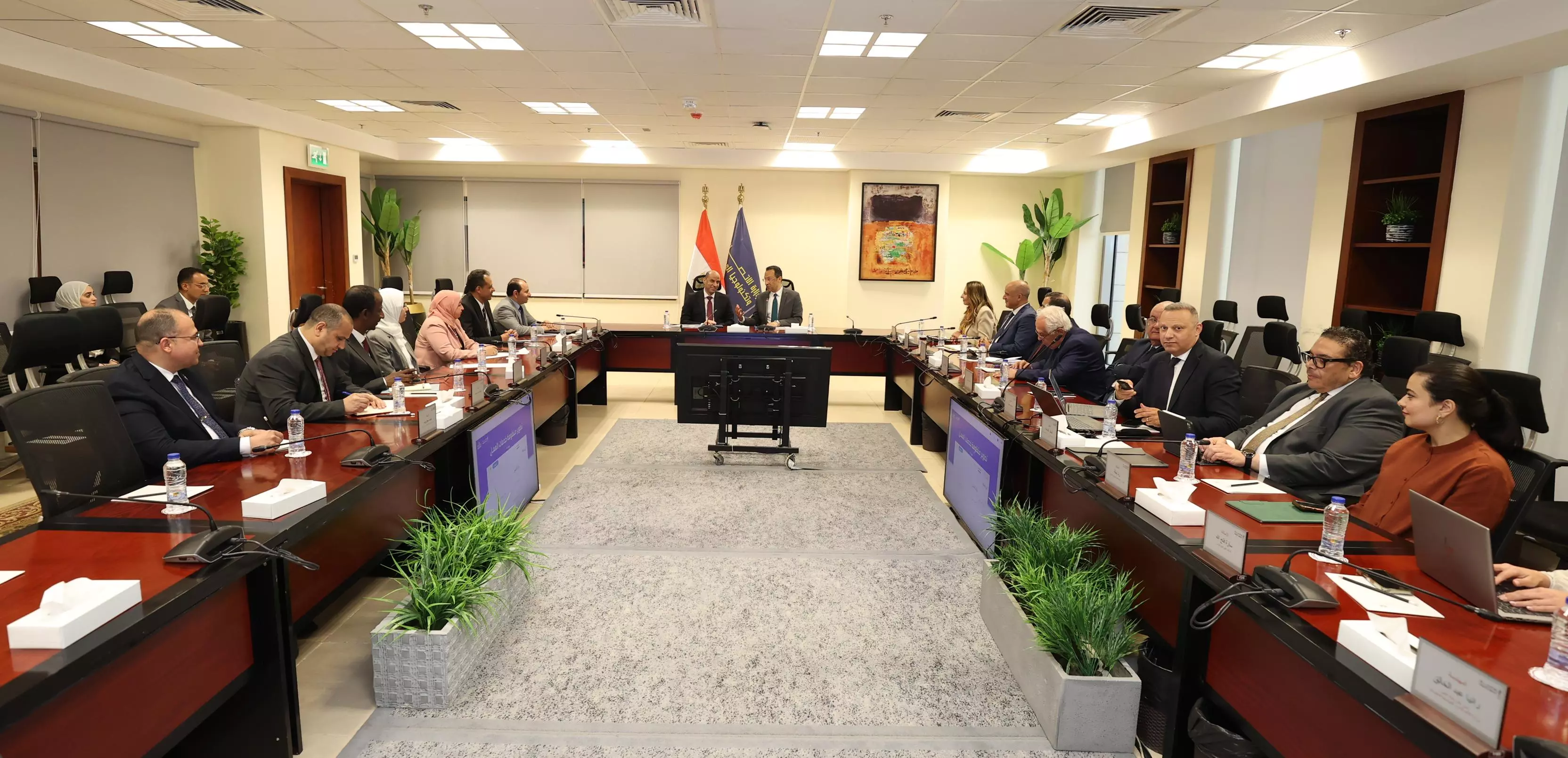 وزيرا الاتصالات