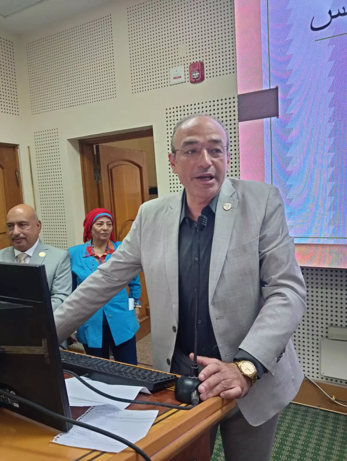 طارق يوسف