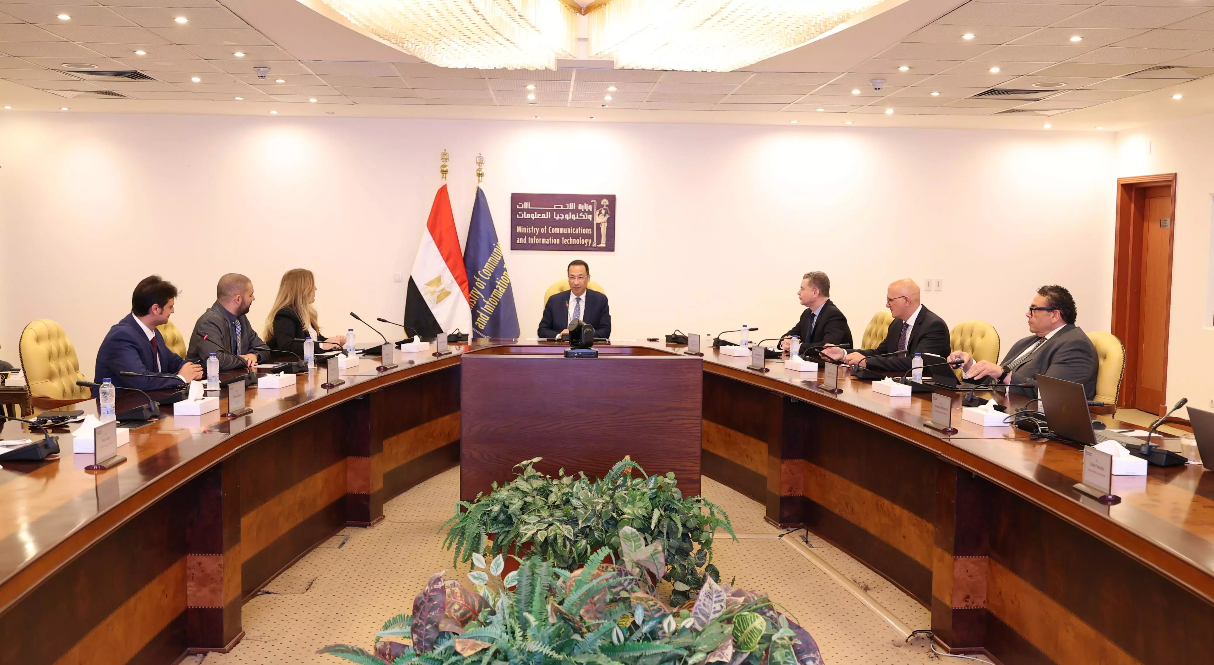 وزير الاتصالات