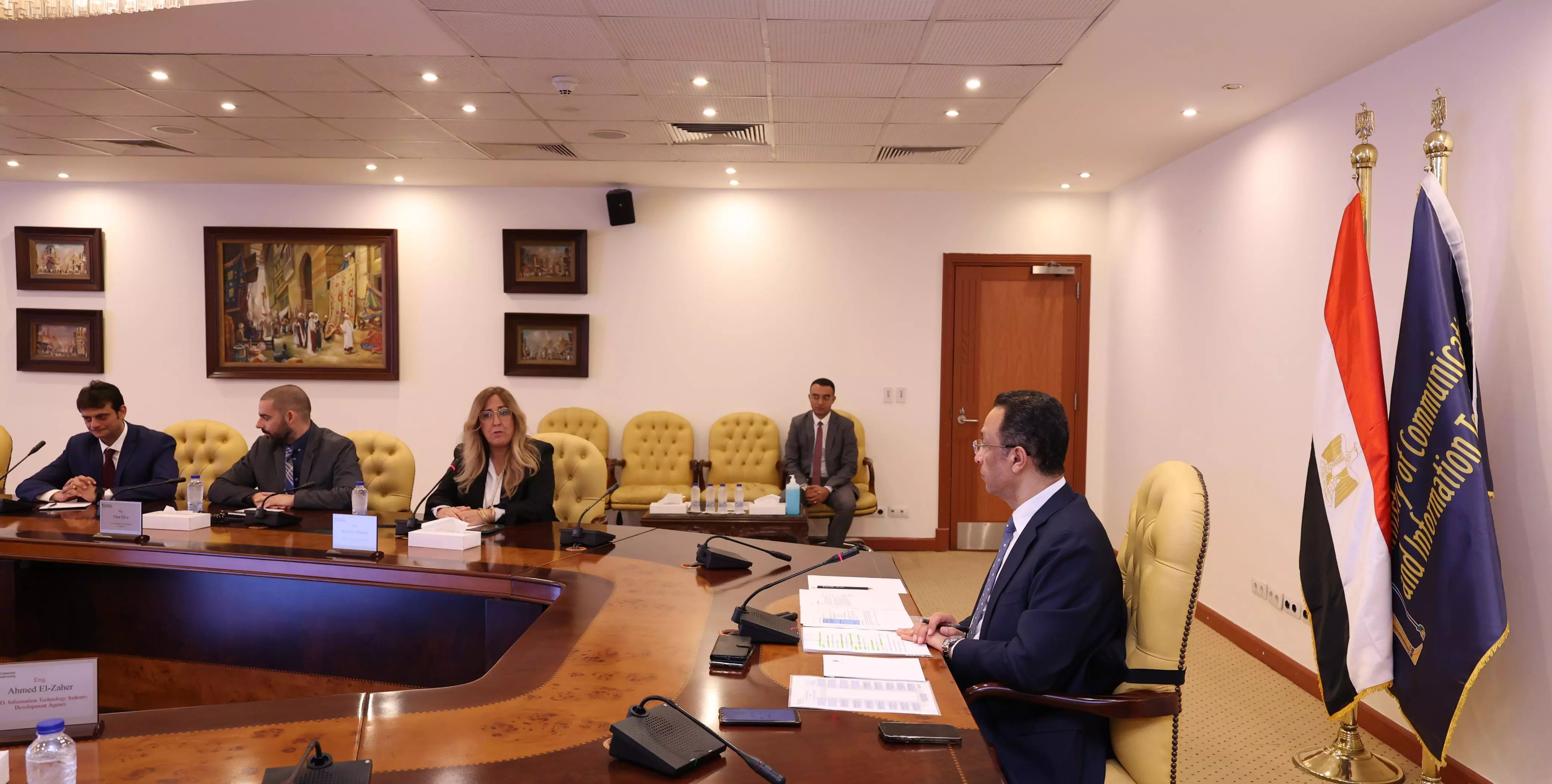 وزير الاتصالات